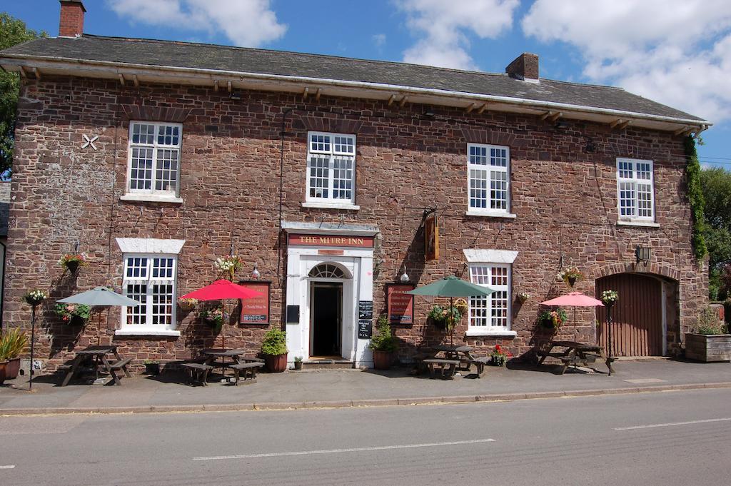 Witheridge The Mitre Inn מראה חיצוני תמונה