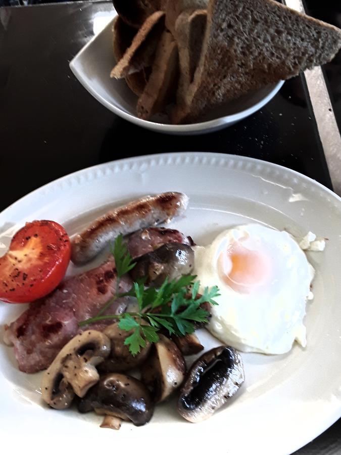 Witheridge The Mitre Inn מראה חיצוני תמונה